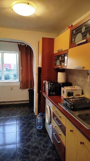 ofer spre închiriere apartament cu 2 camere decomandat  - imagine 3