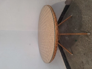 Masa rotunda rachita