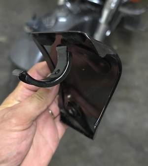 Capac metalic cabluri stânga (neck cover) Suzuki Intruder VL1500 1998-2004 - imagine 5