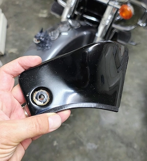 Capac metalic cabluri stânga (neck cover) Suzuki Intruder VL1500 1998-2004 - imagine 2