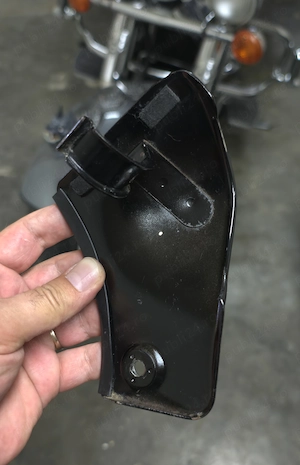 Capac metalic cabluri stânga (neck cover) Suzuki Intruder VL1500 1998-2004 - imagine 7