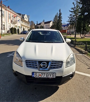Nissan Qashqai SUV 2.0 D - imagine 3