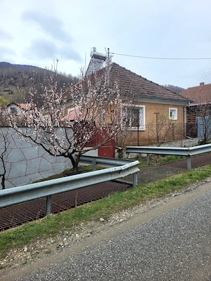 Vând casa cu gradina - imagine 5