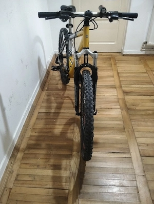 Vând bicicleta aluminiu Hal bike