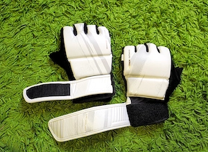 Mănuși de luptă, arte marțiale, mărime L. Preț redus