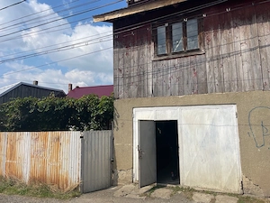 vand garaj cu teren