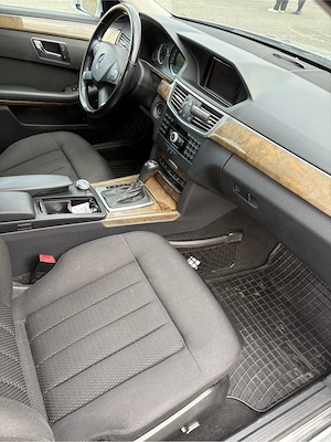 Mercedes E 220 , 2010  - imagine 10