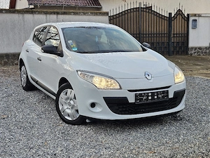 Renault Megane 3 -Anul 2011- 1.6(Benzină), 100 Cai, Euro 5 - imagine 2