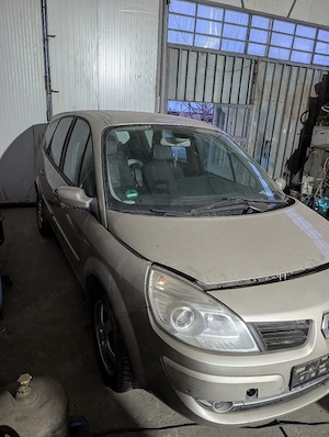 Renault Grand Scenic 1.9dci - imagine 3