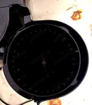 Vând urgent aparat de cafea,ceai. Cafetiera(cana)este termos