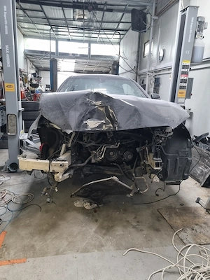 Vand Mercedes Benz E300  - imagine 2