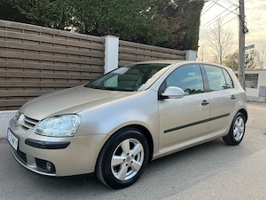 * Volkswagen Golf 5   