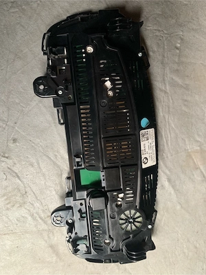 ceasuri bord BMW G30 seria 5 - imagine 4