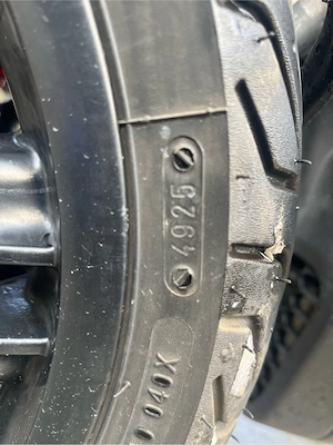 Piaggio Mp3 300 Hpe 2023 - Cat B - imagine 3