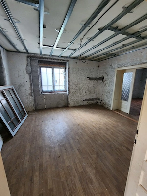 Proprietate deosebită de vânzare în Sântandrei (5 km de Deva)   ideală pentru familie sau investiție - imagine 8