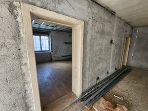 Proprietate deosebită de vânzare în Sântandrei (5 km de Deva)   ideală pentru familie sau investiție - imagine 7