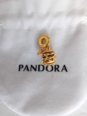 sarma pandora de femeie 