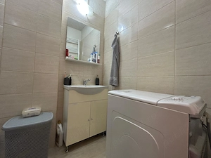 Persoan  fizica vand apt cu 2 camere decomandate în Sibiu - imagine 5