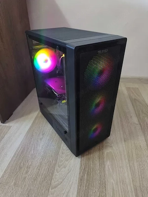 Calculator gaming Ryzen 5 7600, AMD 6700XT, 32GB RAM, 1TB SSD, ca nou