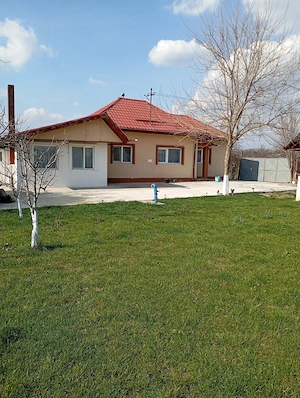 Vand casa tip parter