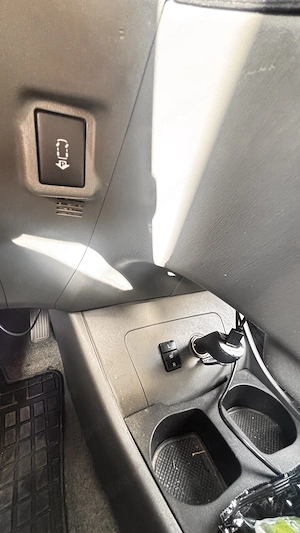 Toyota Prius 3 Hybrid   Solar Edition   Trapă Fotovoltaică   HUD   Full LED - imagine 10