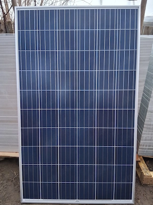 Vând instalații panouri solare  