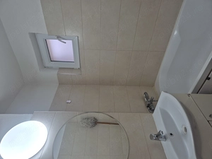închiriez apartament  2 camere plus sufragerie   - imagine 3