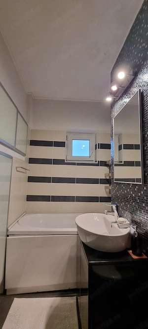 Apartament renovat 3 camere in Tomis 2 - imagine 8