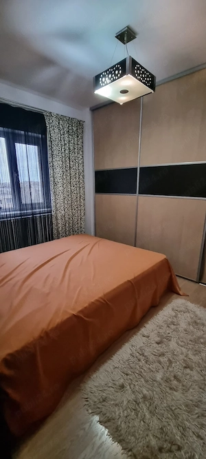 Apartament renovat 3 camere in Tomis 2 - imagine 4