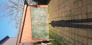 Vind   casa si garaj 