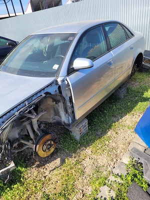 Audi a4 b6 fara motor descomplectat  - imagine 2