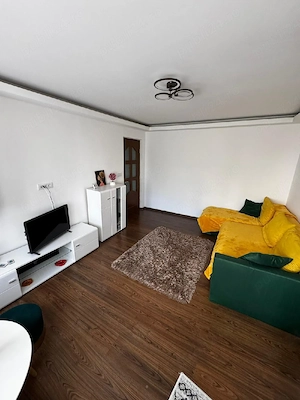 Apartament 2 camere+ balcon  - imagine 2