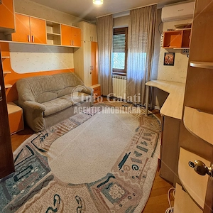 | Apartament cu 4 camere | CENTRU, Fata pe Valuri | 77.000 Euro | - imagine 3
