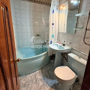 | Apartament cu 4 camere | CENTRU, Fata pe Valuri | 77.000 Euro | - imagine 8