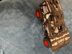 Audi e-tron este foarte bună și merge si. aplicația control+ lego