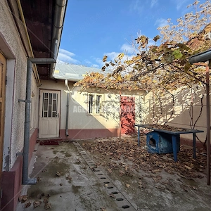 | Casa + teren 134 mp | Blvd. Cosbuc-Traian | 