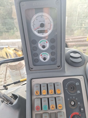 Buldoexcavator Komatsu 93S, an 2014, AC, antibalans - imagine 5