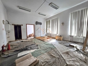 SPATIU COMERCIAL | ULTRACENTRAL | 1066 MP UTIL | ORADEA - imagine 19