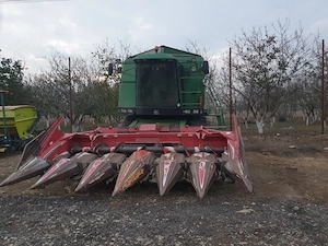 Combina John Deere 2256