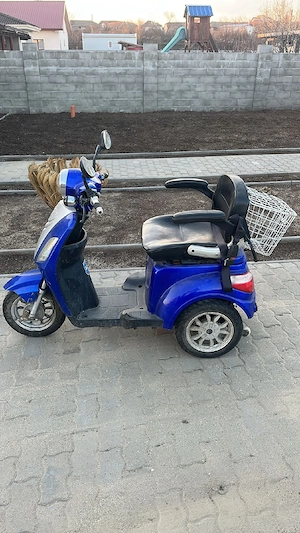 Scaun carucior scuter electric batrani carut tricicleta dizabilitati