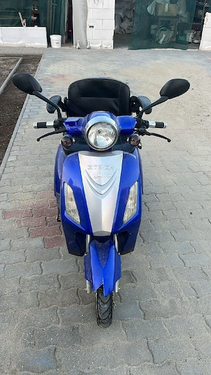 Scaun carucior scuter electric batrani carut tricicleta dizabilitati