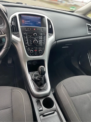 Opel Astra J  - imagine 3