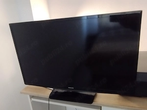 Se vinde Televizor marca SAMSUNG, model UE32H4000AW. Nu este Smart TV