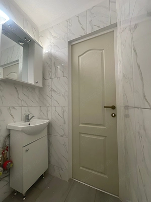 Garsonieră de vânzare ideală pentru locuință sau birou-Strada Aluminei Oradea - imagine 4