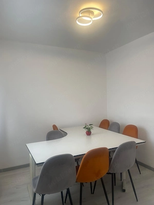 Garsonieră de vânzare ideală pentru locuință sau birou-Strada Aluminei Oradea