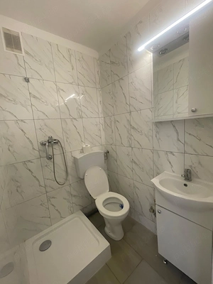 Garsonieră de vânzare ideală pentru locuință sau birou-Strada Aluminei Oradea - imagine 5