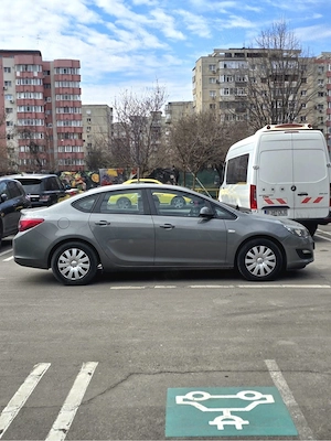 Opel Astra J 2019 - imagine 4