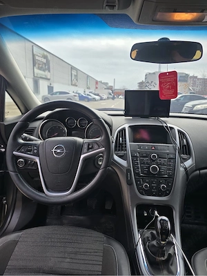 Opel Astra J 2019 - imagine 3