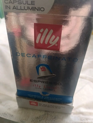 vând 10 cutii Illy