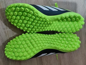 Vand Ghete fotbal Adidas, marime 43